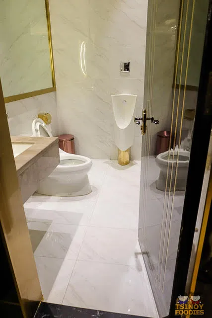 golden china restroom