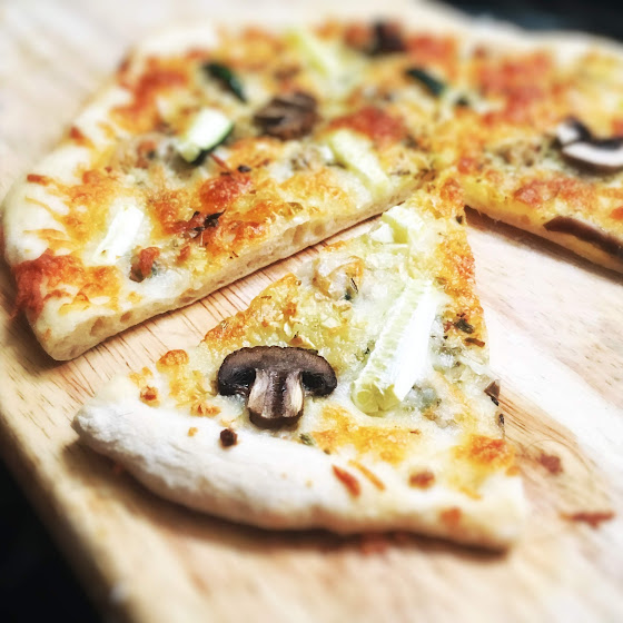 White Clam Pizza, seafood pizza, recipe, clam, pizza