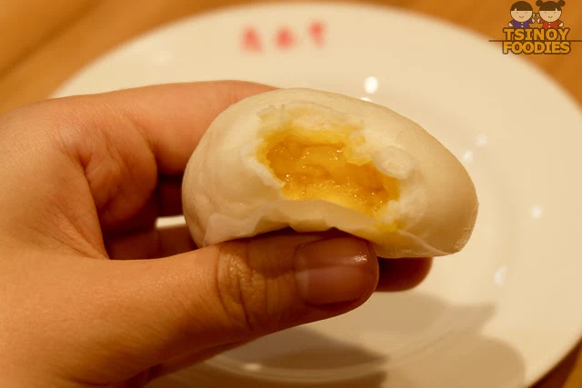 golden lava salted egg yolk buns