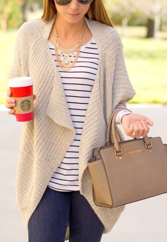 Pretty outfit tip with big beige cardigan and stripe top for Light Spring women